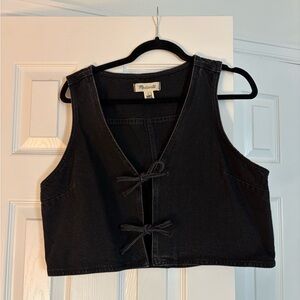 Madewell Black Tie-Front Cropped Vest